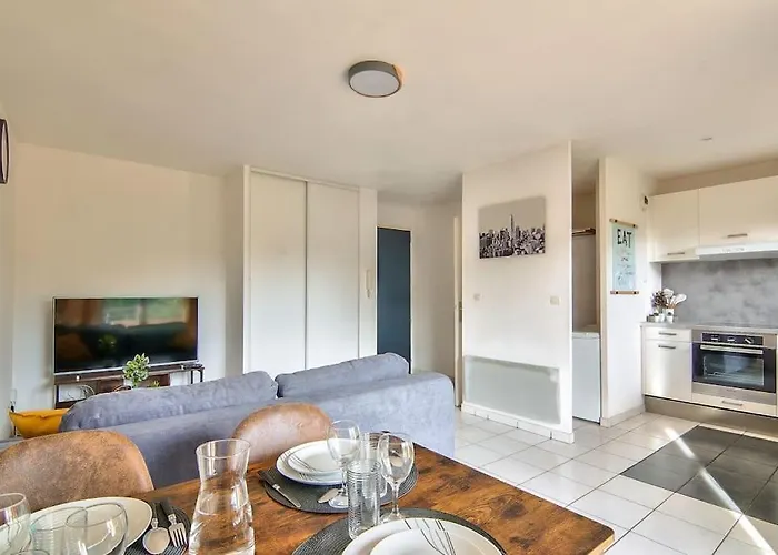 T2 Calme Et Lumineux A Proche Airbus Appartement