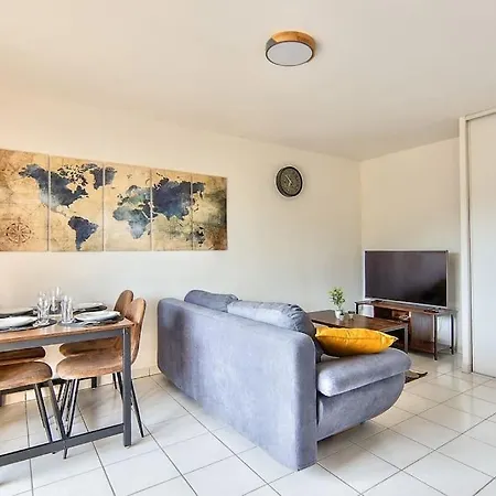 Apartment T2 Calme Et Lumineux A Proche Airbus